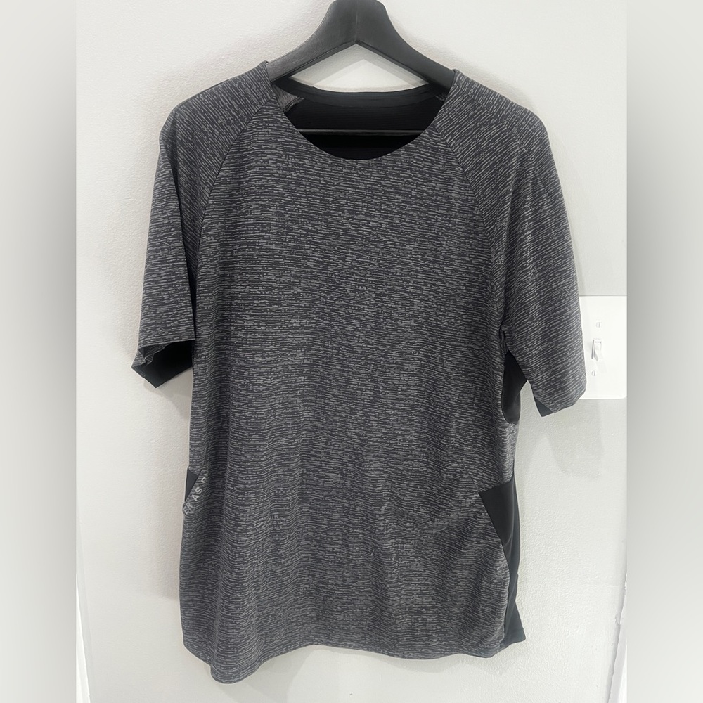 Lululemon x Barry’s Bootcamp Collab Tee